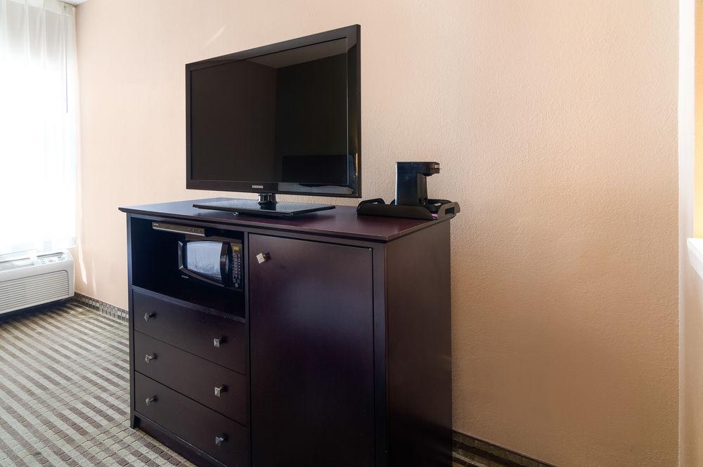 Quality Suites Irving-Las Colinas Exteriér fotografie
